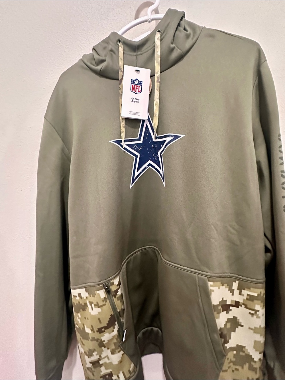 Nike Men’s Dallas Cowboys Salute to Service Dri-Fit Sideline Longsleeve Hoodie